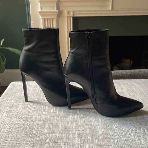 TONY BIANCO Leather Booties Stiletto Pointed Heel (7.5, 8, 8.5) - Picture 3 of 6
